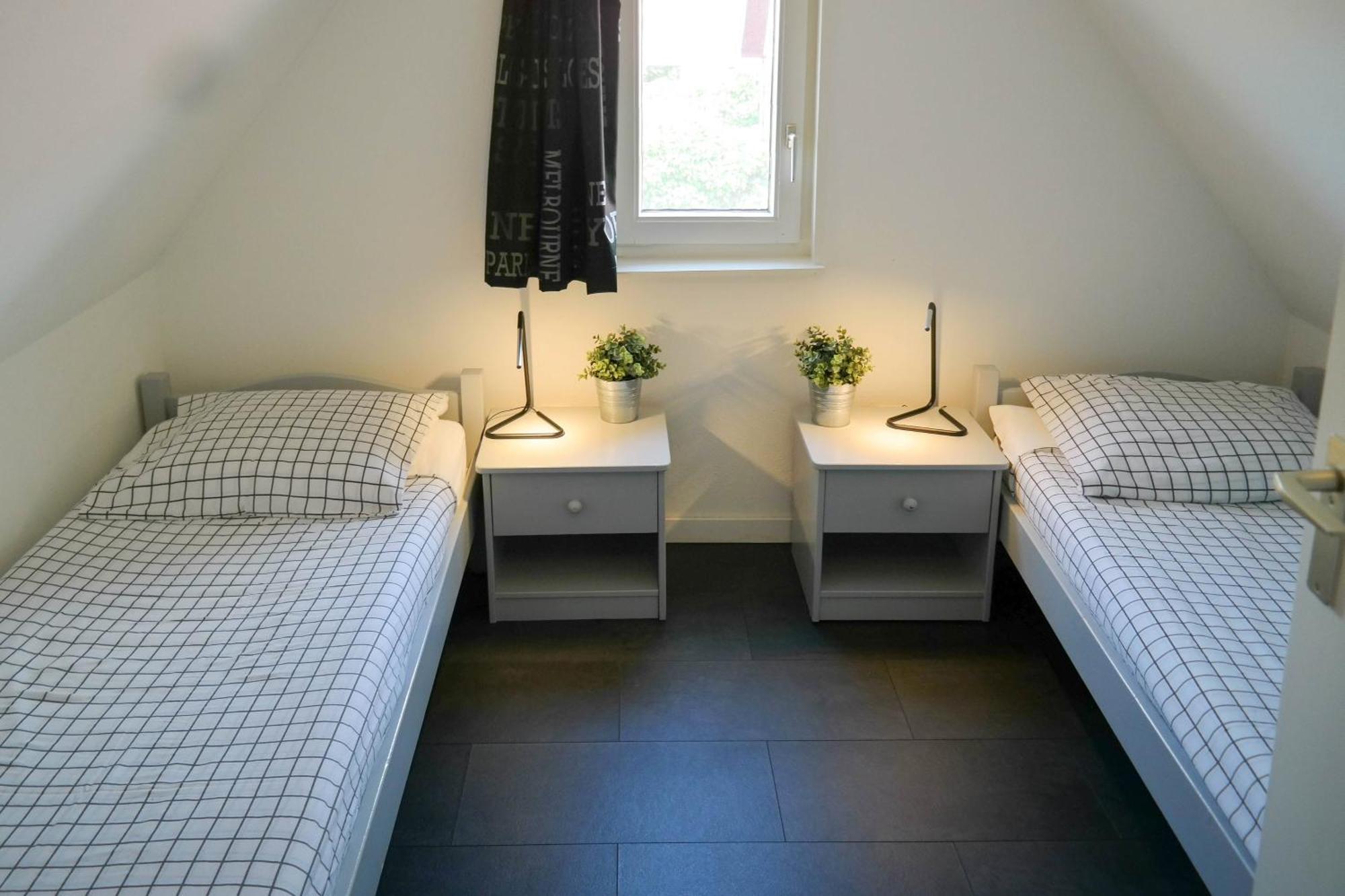 Sonnenhaus 6 Pers House With Sunny Terrace At A Typical Dutch Canal & By Lauwersmeer Lake. أنيوم المظهر الخارجي الصورة